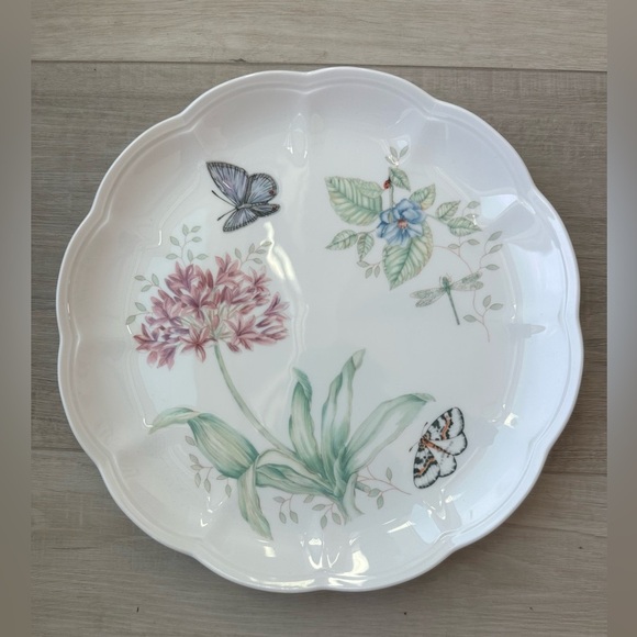 Lenox Butterfly
Meadow Dinner
Plate SWALLOWTAIL floral farmhouse - Picture 1 of 2